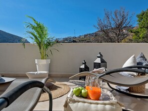 Villa | Dining