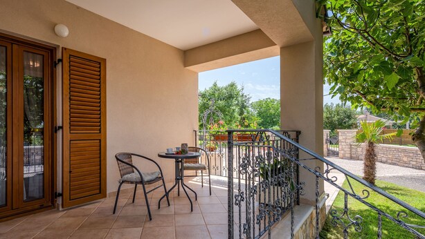 Balcony - Nicely Decorated Villa With Pool for 8 People in the Heart of Istria (Zminj)