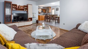 Living room - Nicely Decorated Villa With Pool for 8 People in the Heart of Istria (Zminj)