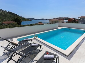 Outdoor pool - Luxurious Villa in Rogoznica With Pool (Rogoznica)