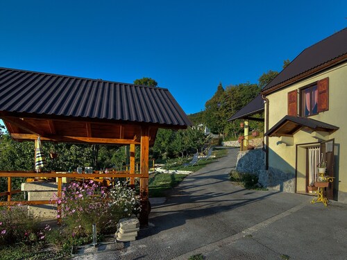 Fantastic two Storey Holiday Home With Beautiful Garden, Amazing Panoramic View