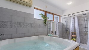 Unclassified image, 5 of 33, button - Villa for 8 Persons with Private Pool, Summer Kitchen, Hot Tub (Svetvincenat)