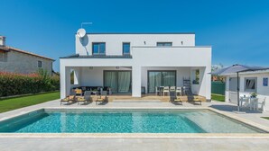 Unclassified image, 3 of 35, button - Modern Luxurious Villa for 8- 10 People With Private Swimming Pool Near Porec (Porec)