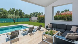 Unclassified image, 2 of 35, button - Modern Luxurious Villa for 8- 10 People With Private Swimming Pool Near Porec (Porec)