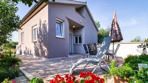 Balcony - Charming Detached House With Beautiful Private Garden, 300m From the sea (Pasman)