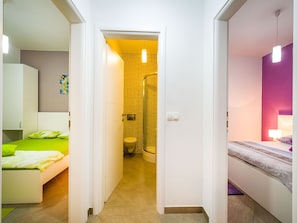 2 bedrooms, individually furnished, cribs/infant beds, bed sheets