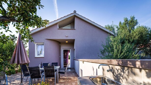 Exterior - Charming Detached House With Beautiful Private Garden, 300m From the sea (Pasman)