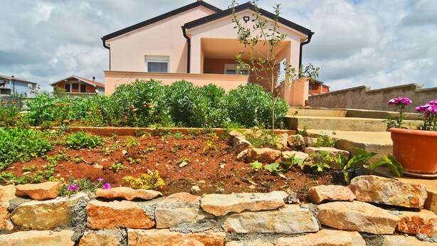 Exterior - Cozy Detached House With Private Garden, Bbq, Only 8km Away From Beach Area (Sukosan)