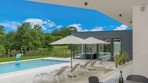 Unclassified image, 3 of 40, button - Modern Villa with Private Pool & Hot Tub in Central Istria (Tinjan)