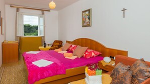 Villa - Charming Island Apartment & Garden, Near Sandy Beach and Restaurant, WiFi (Dubrovnik)