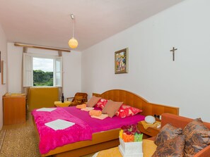 3 bedrooms, iron/ironing board - Charming Island Apartment & Garden, Near Sandy Beach and Restaurant, WiFi (Dubrovnik)