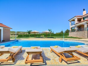 Pool - Beautiful Villa With Private Pool, Welness Area, big Garden With Bbq, Taverne (Ružic)