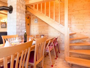 House | Dining - Holiday Home Ravna Gora Near Risnjak Park (Ravna Gora)