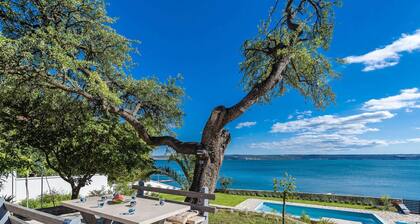 Villa in Maslenica With Private Pool