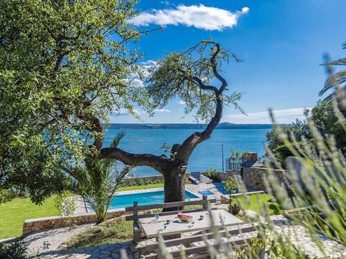 Maslenica Pool Villa With Charm