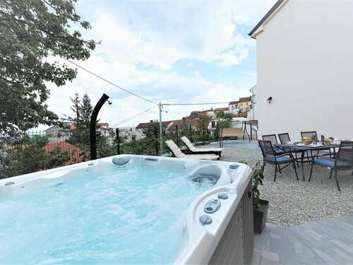 Holiday House Amberg with Whirpool near Opatija