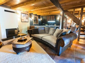 House | Living area | TV