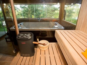 House | Property amenity - Amazing Chalet with Private Garden, Hot Tub, Sauna, Great Location by the River (Lasinja)