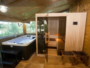 Spa treatment - Amazing Chalet with Private Garden, Hot Tub, Sauna, Great Location by the River (Lasinja)