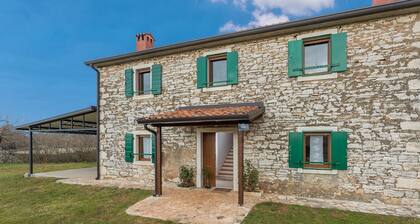Traditional Stone Holiday House for up to 8 Persons