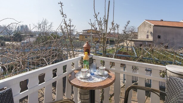 Balcony - Nicely Decorated Holiday House Adrijana in Umag (Umag)
