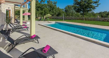 Newly Built Villa in a Secluded Location With a Pool for 8 People