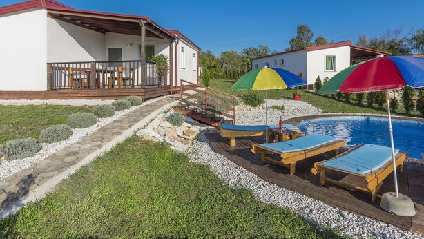 Outdoor pool - Holiday House With Private Pool for 6- 8 People in Holiday Park Jelovci (Tinjan)