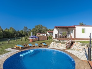 Outdoor pool - Holiday House With Private Pool for 6-8 Persons in the Holiday Park Jelovci (Tinjan)