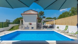 Unclassified image, 3 of 30, button - Modernly Equipped Holiday House Near Rovinj With Private Pool for 4 Persons (Kanfanar)
