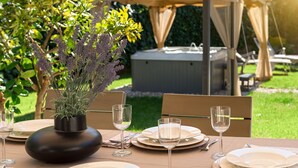 Dining - Modern Villa Roko for 6 Persons With Whirpool in Trogir Near the Beach (Trogir)