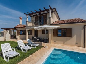 Exterior - Villa With Private Pool and Garden Ideal for up to 12 Guest (Tar-Vabriga)
