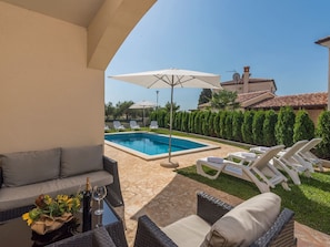 Balcony - Villa With Private Pool and Garden Ideal for up to 12 Guest (Tar-Vabriga)