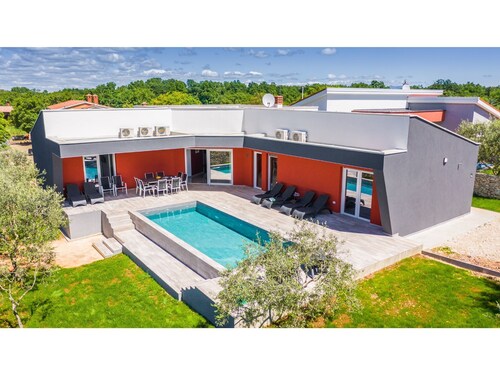 Modern and Luxury Villa Designed for Ultimate Relaxation With Heated Pool