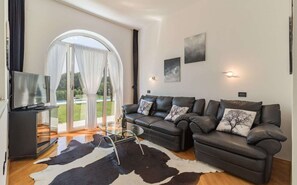 House | Living room