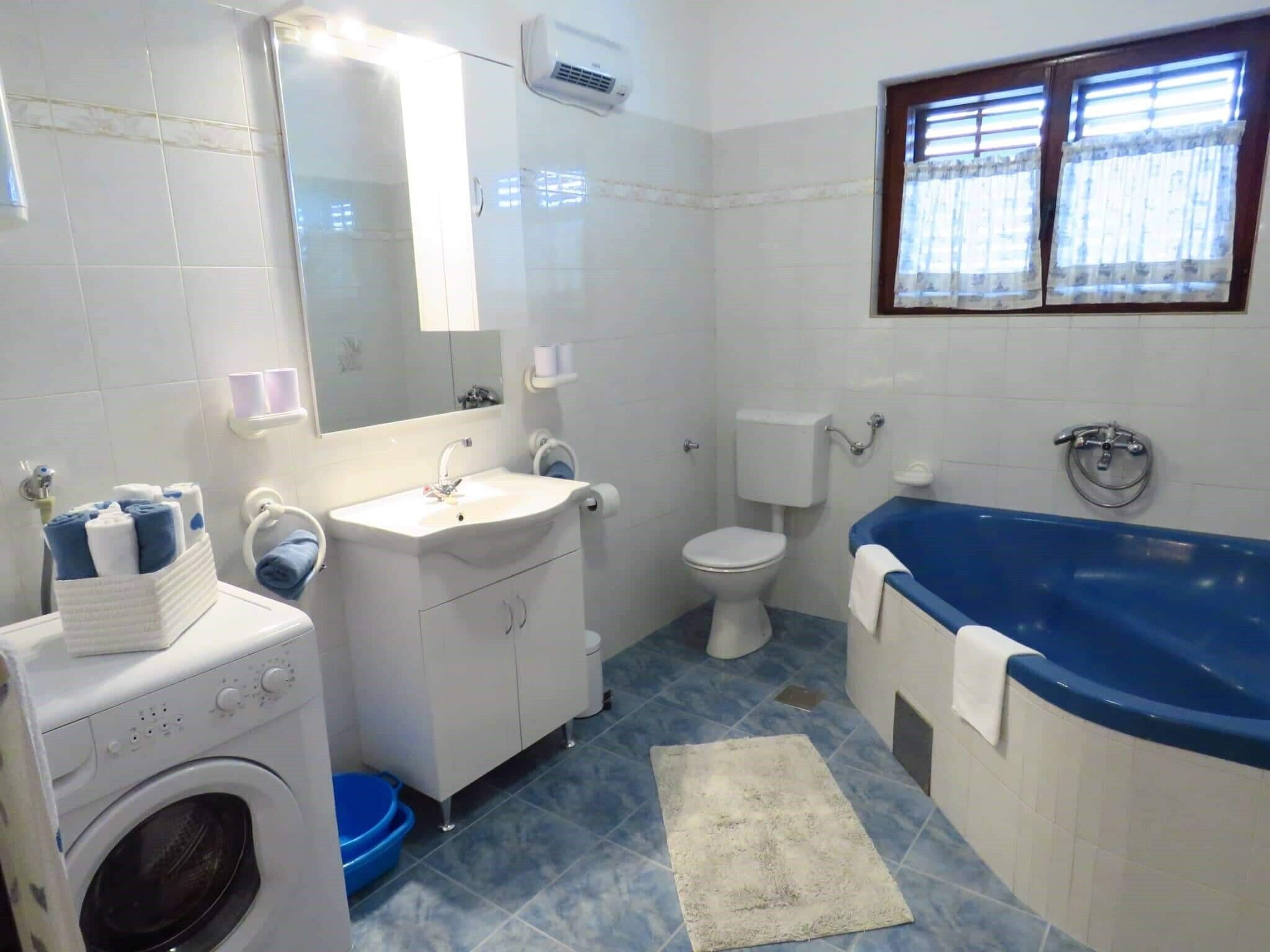 Cottage | Bathroom | Hair dryer, towels