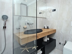 Bathroom - Luxurious two Bedroom Apartment With a sea View in Crikvenica (Crikvenica)