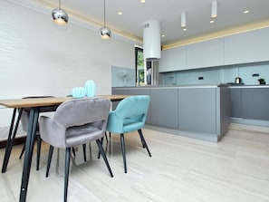 Dining - Luxurious two Bedroom Apartment With a sea View in Crikvenica (Crikvenica)