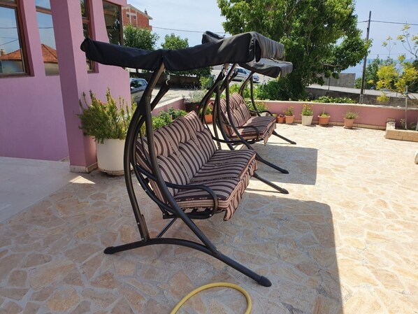 Sun deck - Simplistic Villa in Podstrana with Patio near Adriatic Sea (Podstrana)