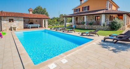Rustically Furnished Villa with Swimming Pool & Spacious Yard near Labin