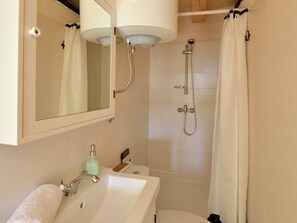 House | Bathroom - Seaside Retreat in Marina di Grosseto (Starigrad)