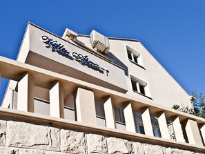 Reception - Studio Apartment in Central Quiet Area, Panoramic sea View + Balcony, Free Wi-fi (Dubrovnik)