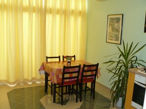 Dining - Peaceful Apartment in Dubrovnik Croatia With Pool (Dubrovnik)