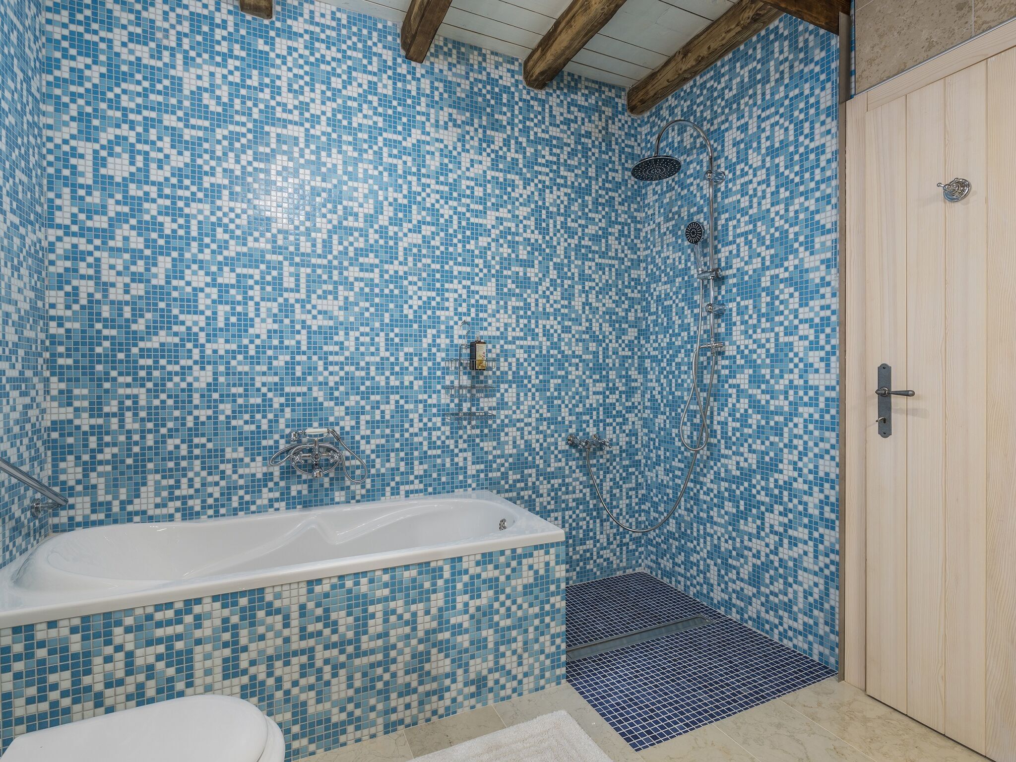 Cottage | Bathroom | Hair dryer, towels