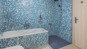 Unclassified image, 4 of 38, button - Charming Stone Villa for 14 with Pool & Hot Tub in Central Istria (Pazin)