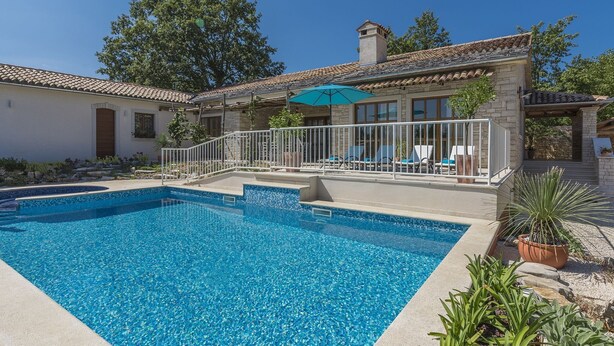Unclassified image, 1 of 38, button - Charming Stone Villa for 14 with Pool & Hot Tub in Central Istria (Pazin)