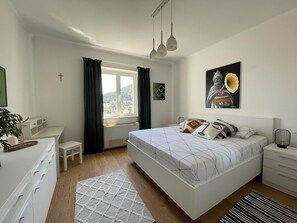Apartment | 1 bedroom, bed sheets