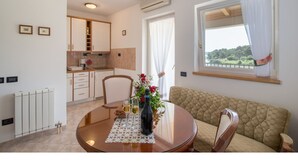 Unclassified image, 5 of 29, button - Modern Apartment With Balcony, sea and Pool View for a Couple in Medulin (Medulin)