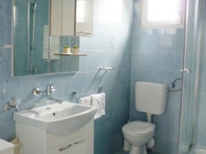 Shower, towels - Elegant Apartment in Maslinica Near Sea (Solta)