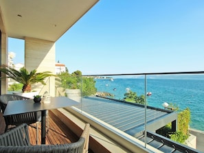 Balcony - Luxurious two Bedroom Apartment With a sea View in Crikvenica (Crikvenica)
