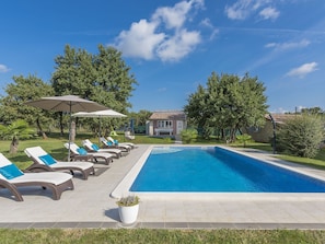 Exterior - Holiday House With Pool, Garden, Playground and BBQ - Surrounded by Nature (Bale)